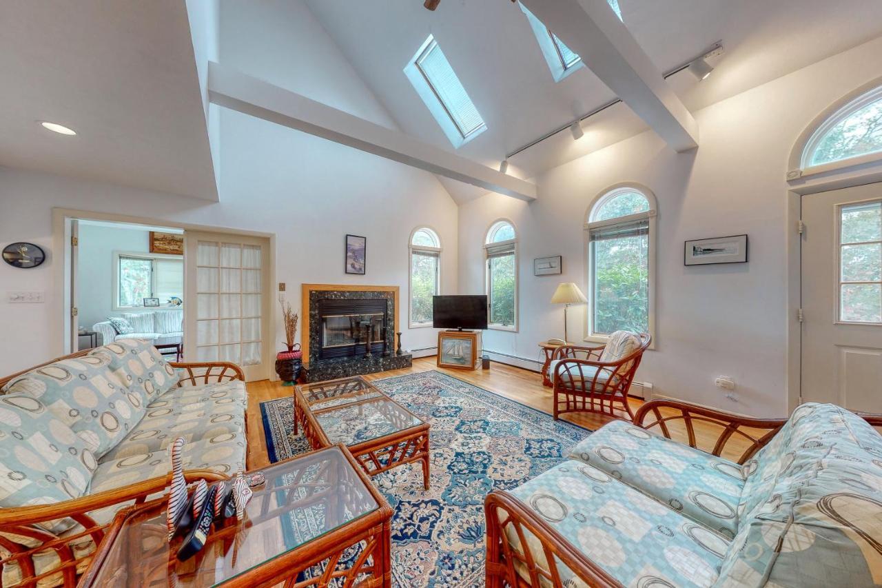 Dodgers Hole Villa Edgartown Exterior photo